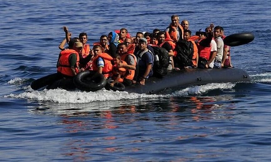 Επιχείρηση διάσωσης νότια της Γαύδου: Εντοπίστηκε λέμβος με 34 μετανάστες