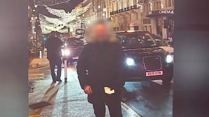 Γυναικολόγος συνελήφθη με εκατοντάδες αρχεία παιδικής πορνογραφίας – Τι ερευνά η ΕΛ.ΑΣ.