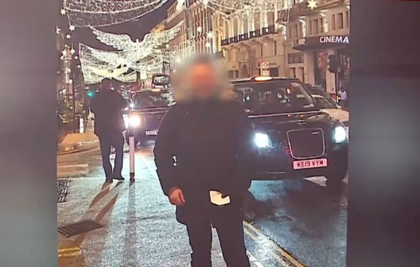 Γυναικολόγος συνελήφθη με εκατοντάδες αρχεία παιδικής πορνογραφίας – Τι ερευνά η ΕΛ.ΑΣ.