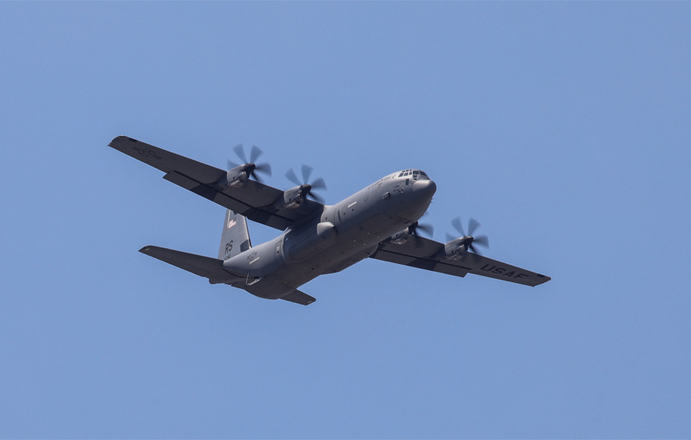 Ηράκλειο: C-130 της Πολεμικής Αεροπορίας προσγειώθηκε αναγκαστικά λόγω βλάβης σε κινητήρα