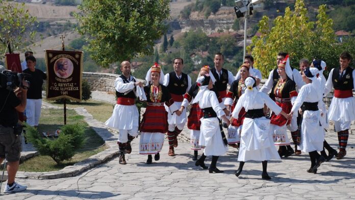 28η Οκτωβρίου: Ποιος οργανώνει την παρέλαση και πού τελειώνουν οι αρμοδιότητες του δήμου