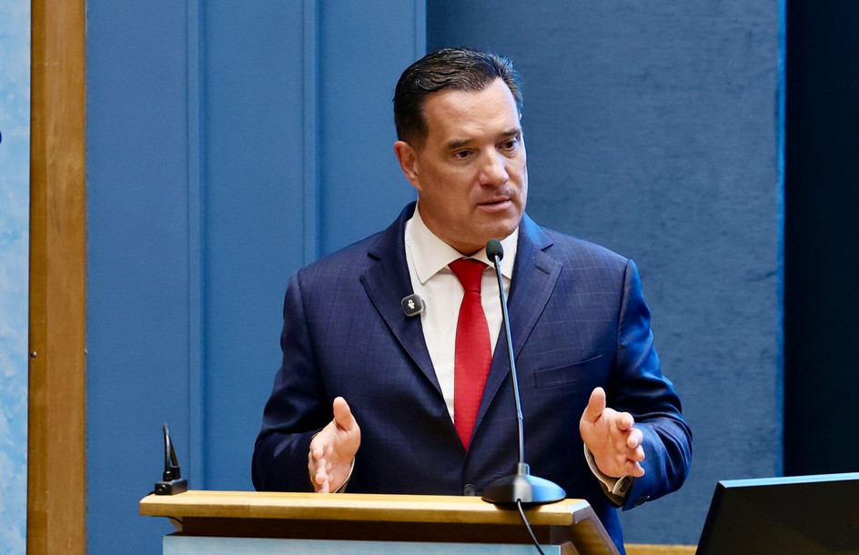 Άδωνις Γεωργιάδης: Η «αριστερή τρέλα και υποκρισία» για το σύνθημα της ΔΑΠ – «Αν πετάγαμε μολότοφ, θα τους άρεσε»