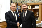 Στην Κοινοβουλευτική Ομάδα του ΠΑΣΟΚ εντάσσεται ο Ευάγγελος Αποστολάκης