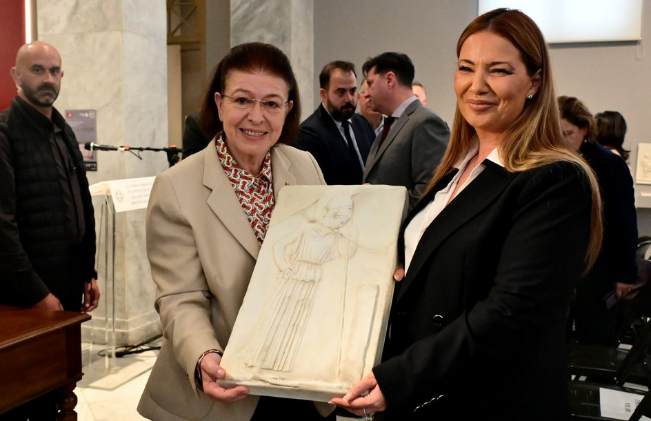 Ελλάδα: Επαναπατρίστηκαν 22 αρχαιότητες από το Ισραήλ – Μενδώνη: «Θεμελιώδης ευθύνη η προστασία της πολιτιστικής κληρονομιάς»