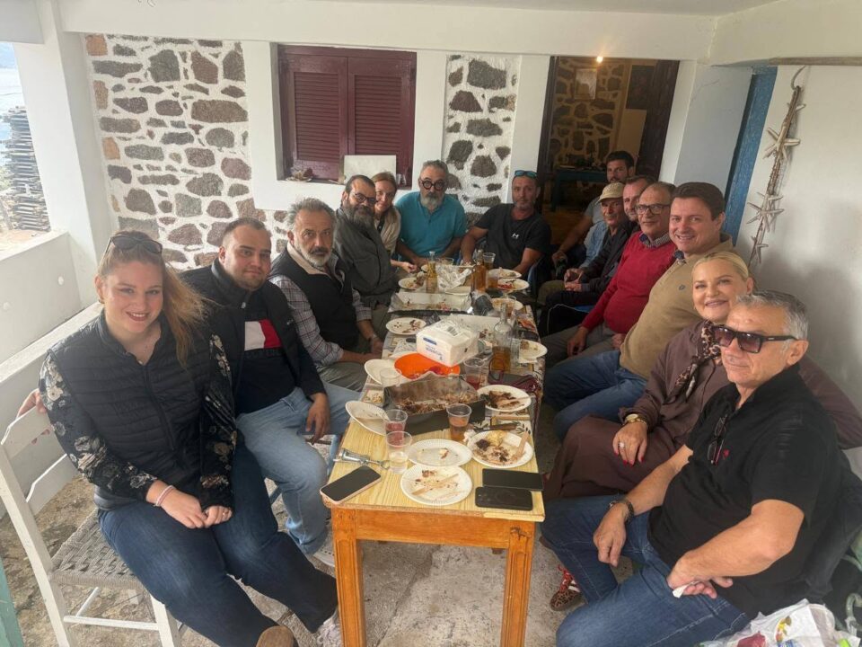 Μεγάλο Ποτάμι: Ο Δήμαρχος Τροιζηνίας-Μεθάνων επέβλεψε τις εργασίες στην πλατεία του Μεγαλοχωρίου