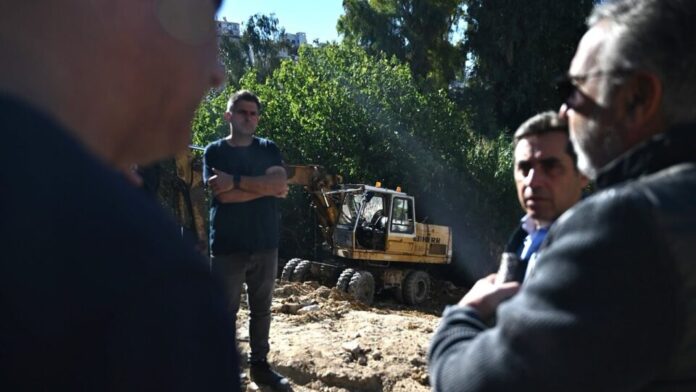 Δήμος Αγίου Δημητρίου: Κατεδαφίζονται αυθαίρετα στο Ρέμα Πικροδάφνης – Αντιμετωπίζεται πρόβλημα δεκαετιών