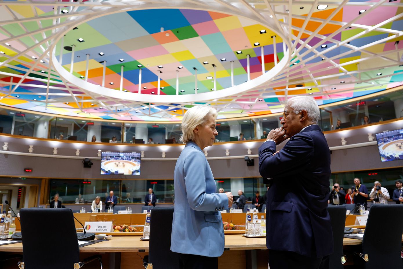 Βρυξέλλες: Οι Ευρωπαίοι ηγέτες συγκρούονται για τον προϋπολογισμό – Τα «αγκάθια» και τα δύο «στρατόπεδα»