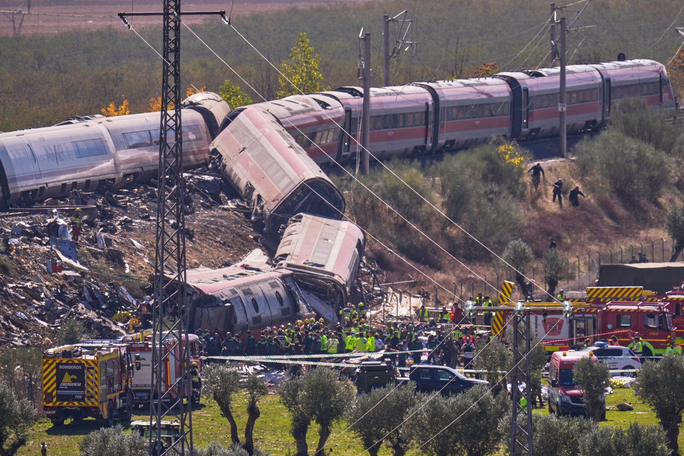 Ισπανία: Ελληνική οικογένεια βρισκόταν στα τρένα – Η συγκλονιστική μαρτυρία 21χρονου Έλληνα