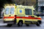 Αθηνών-Κορίνθου: Αυτοκίνητο χτύπησε στις μπάρες σε σοβαρό τροχαίο – Βαριά τραυματίας και προβλήματα στην κυκλοφορία
