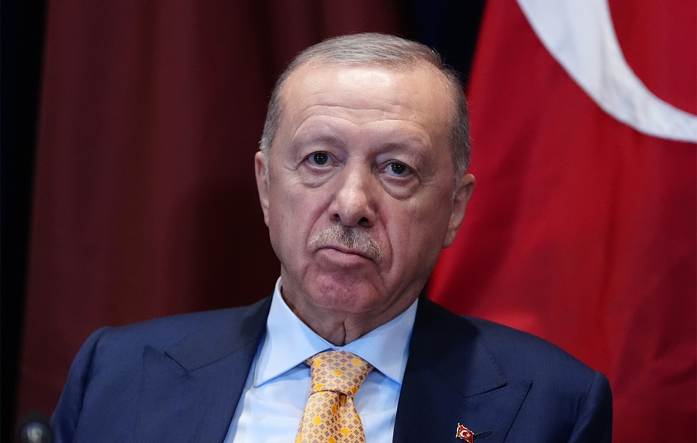 Yeni Şafak: Το casus belli της Τουρκίας ως «εργαλείο ειρήνης» – Αξιοποιήστε τον Ερντογάν όσο βρίσκεται ακόμη στη θέση του