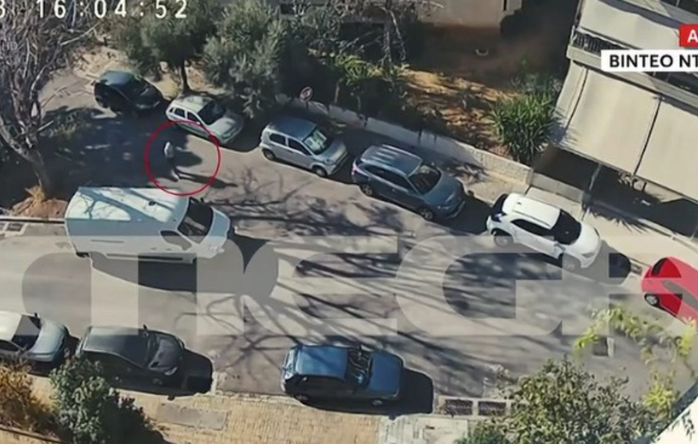 Ελευσίνα: Βίντεο καταγράφει καρέ καρέ την επίθεση με μαχαίρι στον 32χρονο – «Φασίστας είμαι», είπε ένας δράστης