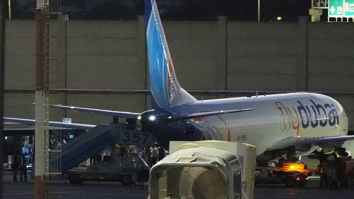 Πτήση Flydubai: Τα δύο κρίσιμα ερωτήματα μετά την επίθεση – Τι λέει έμπειρος πιλότος
