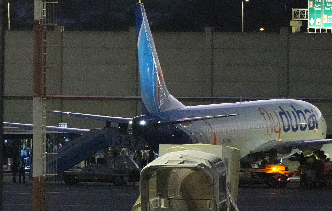 Πτήση Flydubai: Τα δύο κρίσιμα ερωτήματα μετά την επίθεση – Τι λέει έμπειρος πιλότος