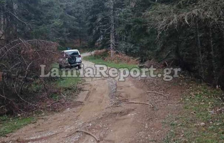 Καμένα Βούρλα: Ζευγάρι Ρουμάνων ακολούθησε το GPS και κόλλησε στη μέση του πουθενά