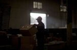 Αντικαταβολές courier: Υποχρεωτικές οι ηλεκτρονικές πληρωμές, τέλος τα μετρητά