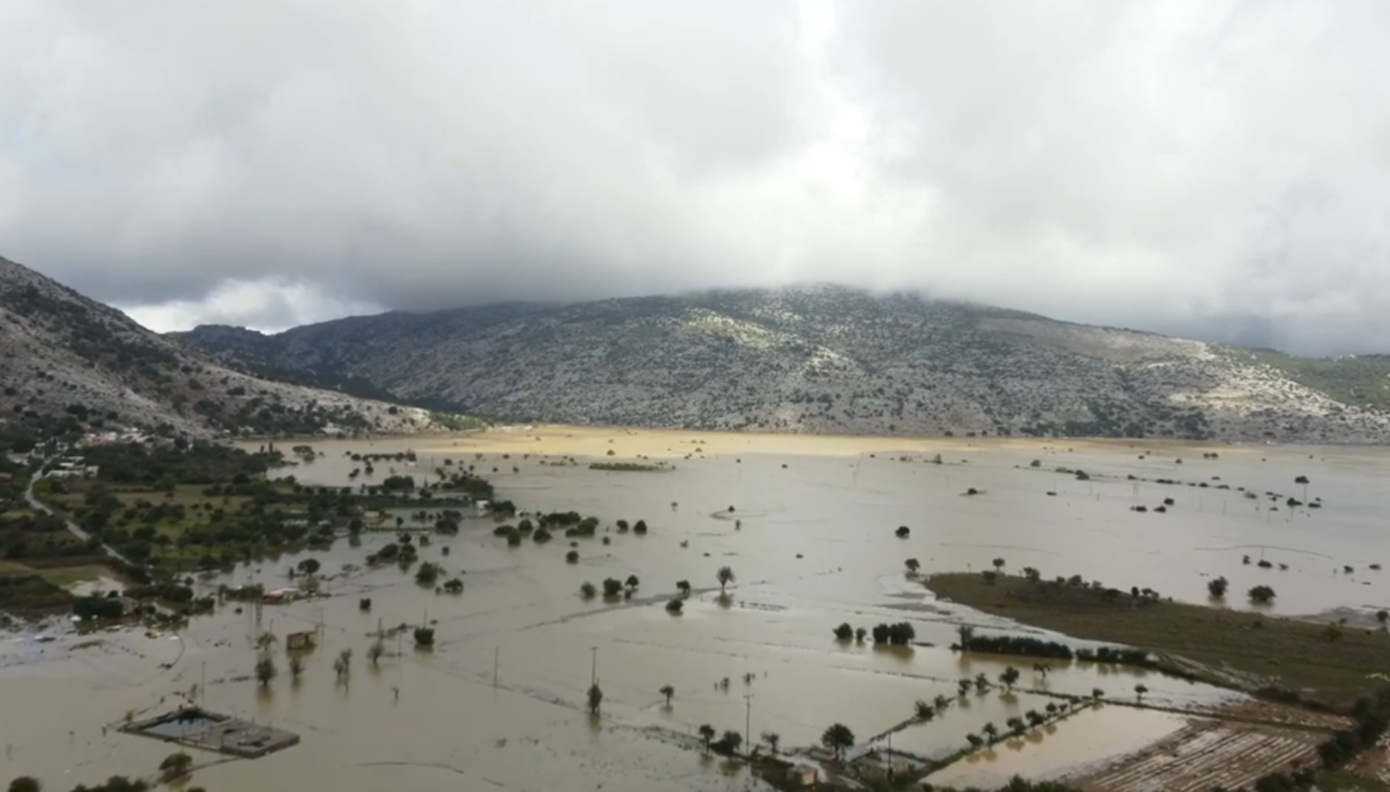 Οροπέδιο Λασιθίου στην Κρήτη: Σε λίμνη μετατράπηκε ο κάμπος – Πάνω από 20.000 τόνοι πατάτας κάτω από το νερό