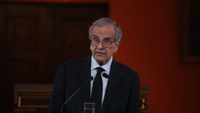 Ο Σαμαράς επιτίθεται σφοδρά σε Μητσοτάκη και Γεραπετρίτη: «Η αλλαγή της εξωτερικής μας πολιτικής είναι μονόδρομος»