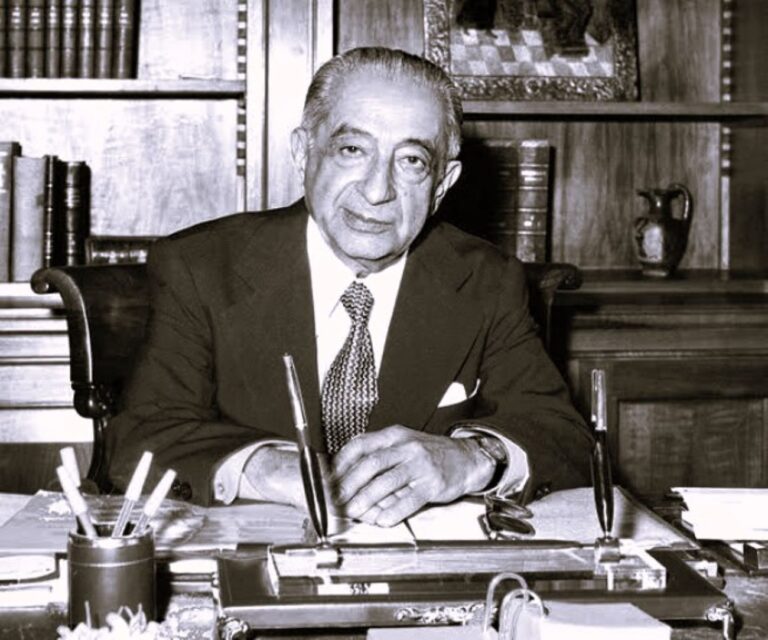 28η Οκτωβρίου: Η ομιλία του Κ. Τσάτσου στην Κατοχή που έγινε το έναυσμα για τον εορτασμό της – «Θα σας μιλήσω για την αρχή της Ελευθερίας»