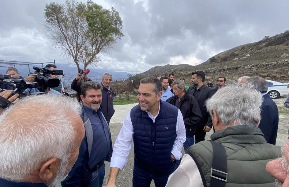 Τσίπρας: «Οι φραπέδες και οι χασάπηδες είναι στα καφέ του Κολωνακίου» – «Η Κρήτη δεν είναι τόπος διαφθοράς»