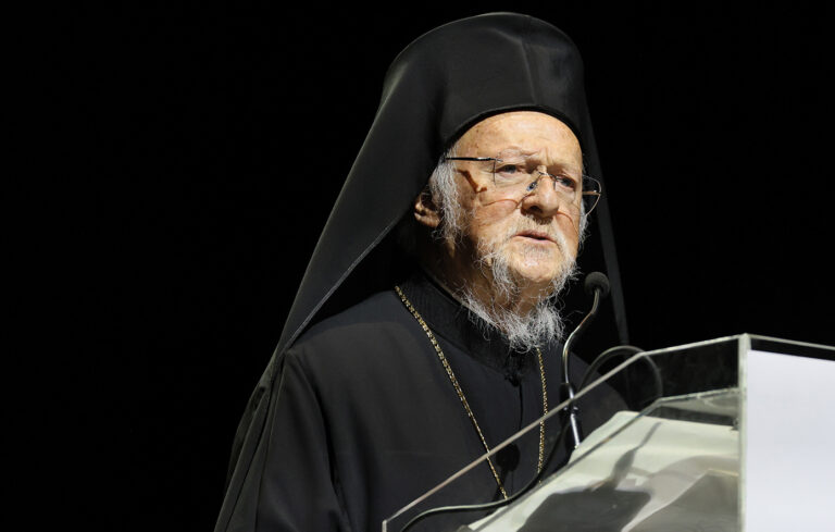 Πατριάρχης Βαρθολομαίος: Μήνυμα ειρήνης – «Το χρώμα, η θρησκεία και το φύλο δεν αλλάζουν την ανθρώπινη αξιοπρέπεια»