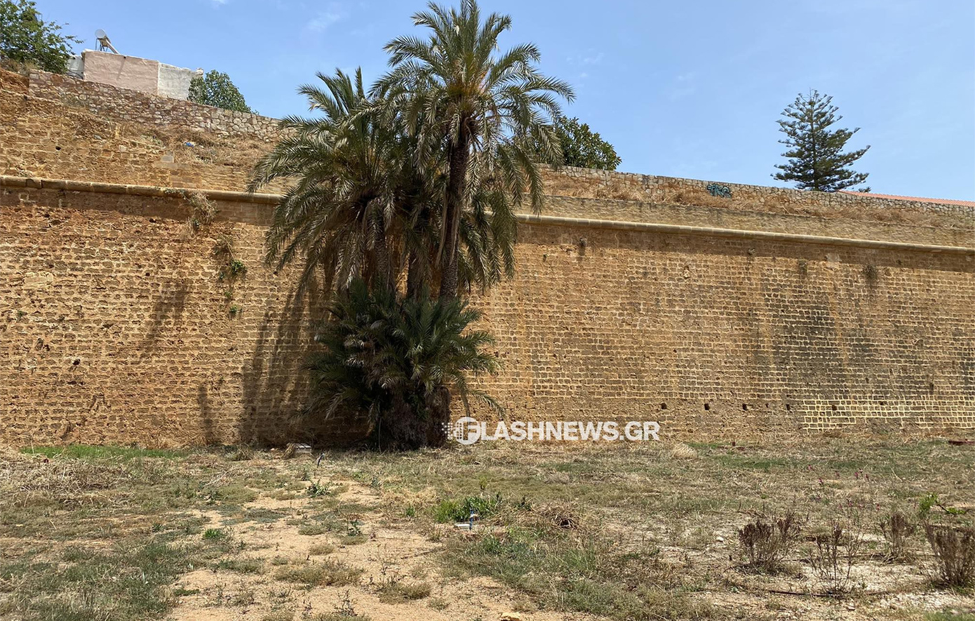 Χανιά: Μεθυσμένοι Σλοβένοι τουρίστες έπεσαν από τα ενετικά τείχη – Ο ένας διασωληνωμένος στη ΜΕΘ, ο δεύτερος χειρουργήθηκε
