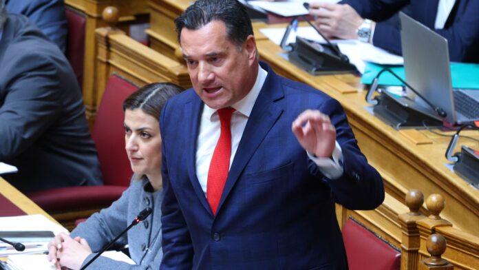 Γεωργιάδης για Βελόπουλο: Πατριώτης της φακής που πούλαγε αντιμνημόνιο έχοντας βγάλει την περιουσία του στο εξωτερικό