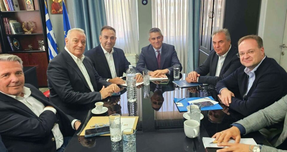 Νέα Προποντίδα: Ο δήμαρχος Μ. Καρράς στη σύσκεψη του υπουργού Υποδομών Χρίστου Δήμα στον Πολύγυρο