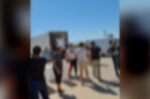 Θεσσαλονίκη: Βίντεο καταγράφει φορτηγό να πουλά παράνομα ψάρια ενώ οι αλιείς απεργούν