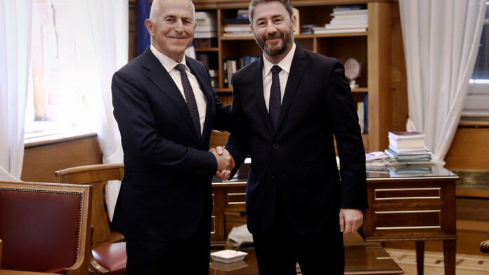 Ε. Αποστολάκης: Η ένταξή του στην ΚΟ του ΠΑΣΟΚ γνωστοποιήθηκε στην Ολομέλεια της Βουλής