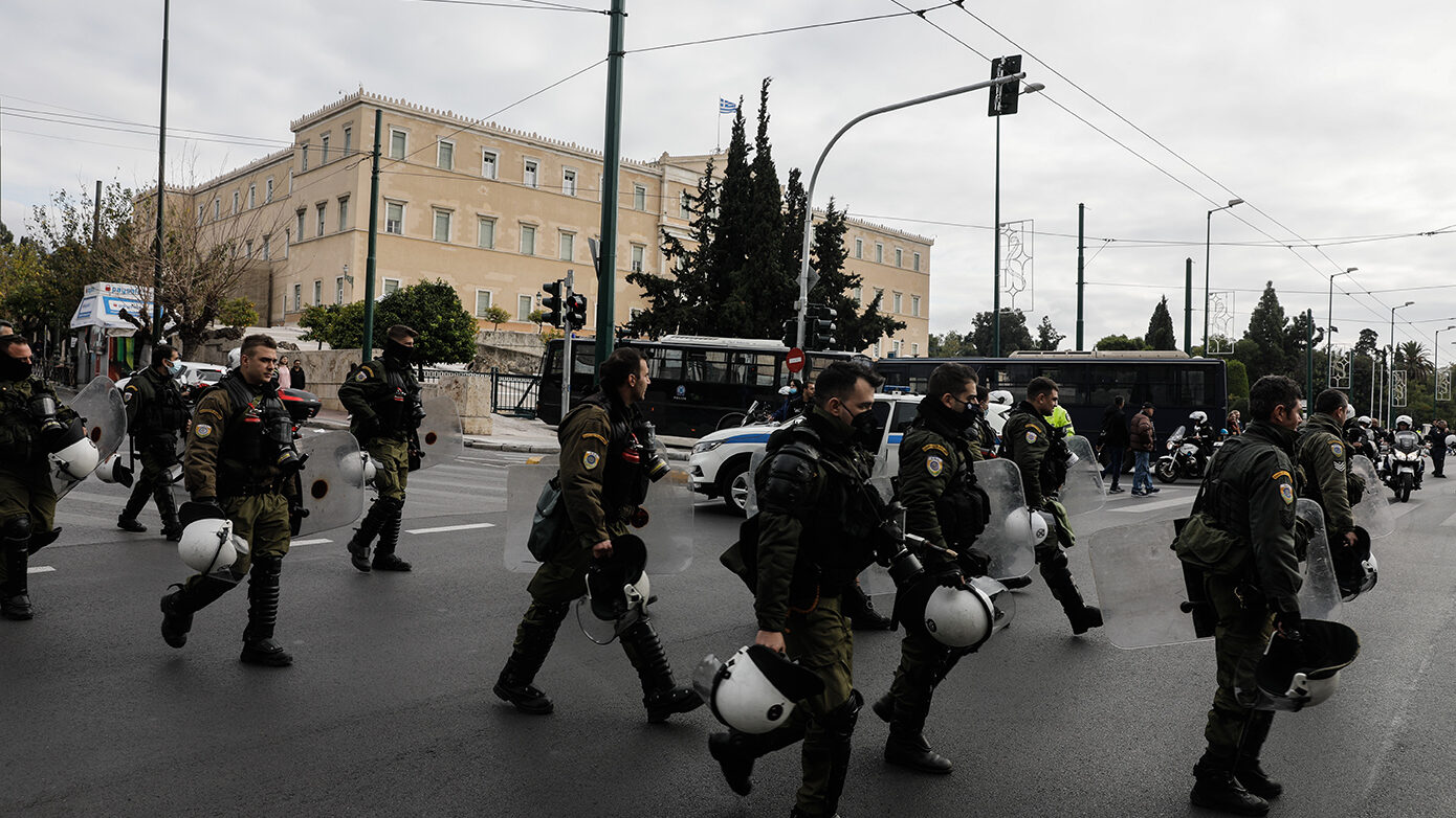 ΕΛ.ΑΣ.: Σε αυξημένη ετοιμότητα για τις κινητοποιήσεις – Το σχέδιο αποτροπής επεισοδίων και η προετοιμασία για το χειρότερο