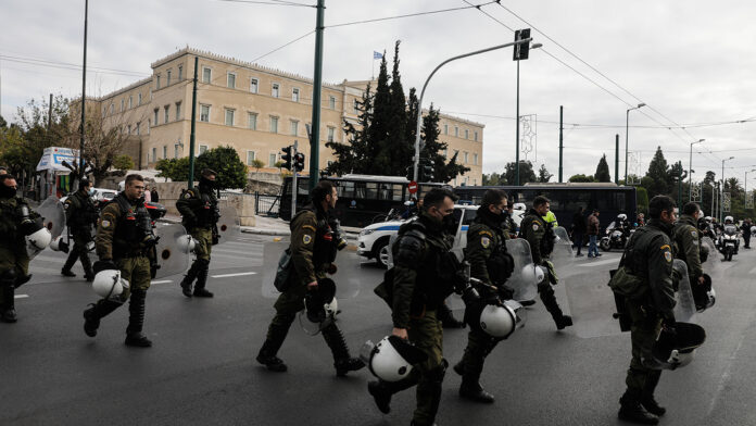 ΕΛ.ΑΣ.: Σε αυξημένη ετοιμότητα για τις κινητοποιήσεις – Το σχέδιο αποτροπής επεισοδίων και η προετοιμασία για το χειρότερο