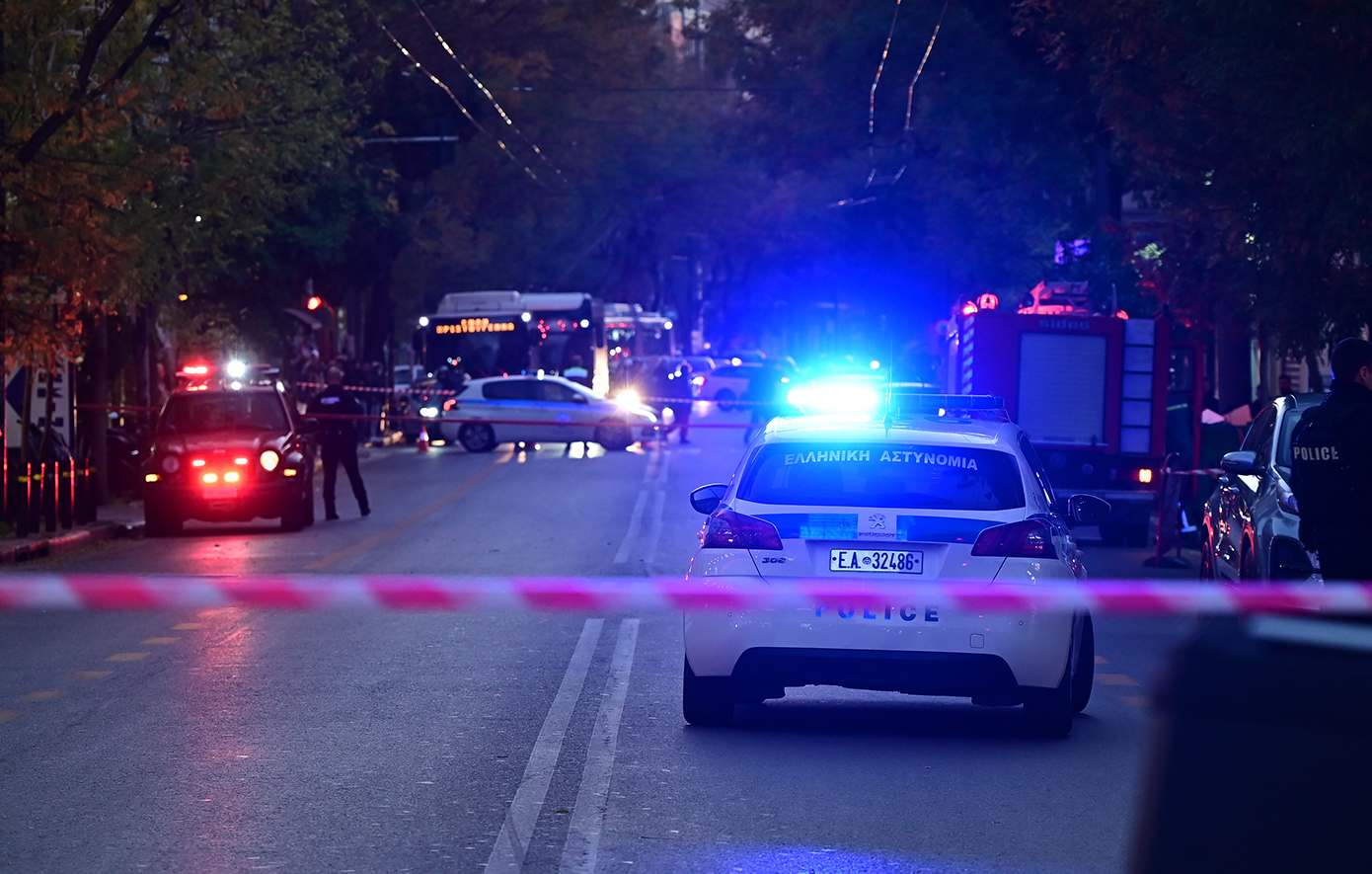 Αχαρνών: Χειροβομβίδα σε καφετέρια από δύο δράστες με μηχανή – Η παρόμοια επίθεση έναν μήνα νωρίτερα