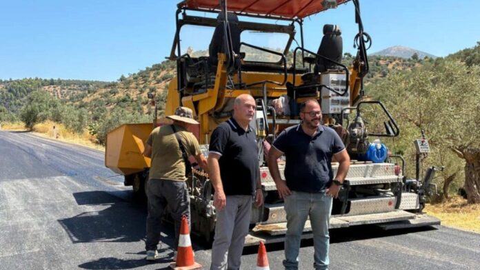 Η Περιφέρεια Πελοποννήσου ολοκληρώνει την αποκατάσταση του οδοστρώματος στην οδό Λυγουριού-Δήμαινα