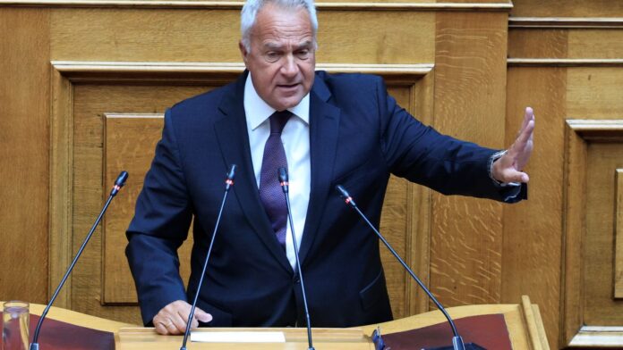Μ. Βορίδης: «Ο κ. Καραμανλής δεν έχει ξεπεράσει το όριο, λέει τη γνώμη του» – Αφήνει «καρφί» για τον Α. Σαμαρά