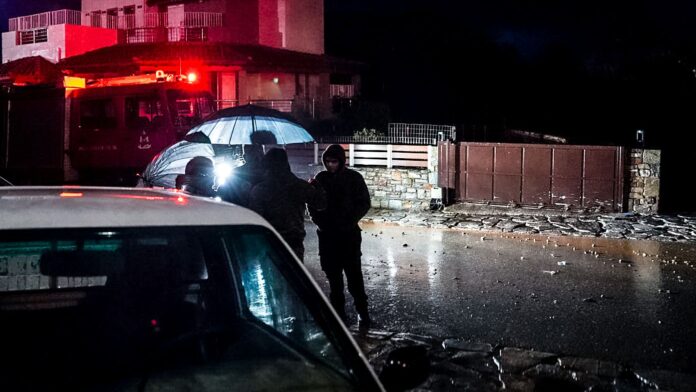 Κρήτη: Τρίτη νύχτα αγωνίας με πλημμύρες, εγκλωβισμούς και 112 – Μάχη για ανοιχτούς δρόμους, πότε υποχωρούν τα φαινόμενα