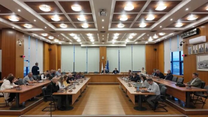 Το Δημοτικό Συμβούλιο Αχαρνών κατοχύρωσε δεκάδες εργαζομένους
