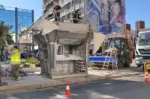 Δήμος Πατρέων: Απομάκρυνε 12 εγκαταλειμμένα περίπτερα για την απελευθέρωση των πεζοδρομίων
