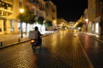 Delivery: Νέοι κανόνες για τους διανομείς βάζουν όρια στους αλγόριθμους για αμοιβές και απολύσεις