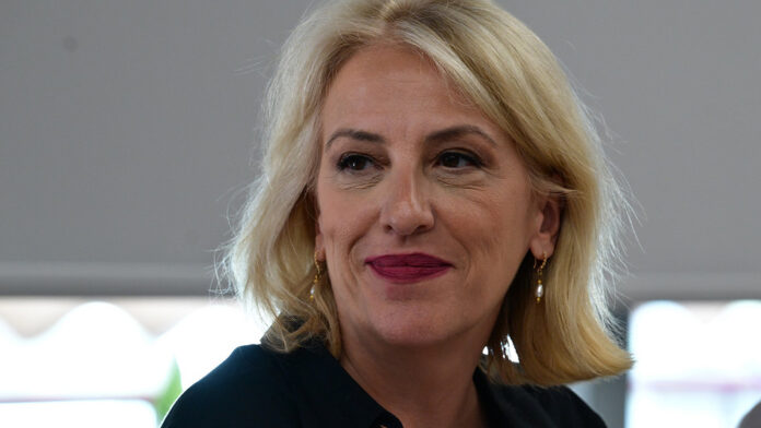 Ιχθυόσκαλα Κερατσινίου: Η Ρένα Δούρου συζήτησε με τους αλιείς