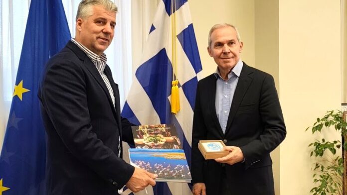 Περιφέρεια ΑΜΘ: Συνάντηση του Χριστόδουλου Τοψίδη με τον Υφυπουργό Εθνικής Άμυνας Θανάση Δαβάκη