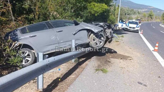 Φθιώτιδα: Αυτοκίνητο προσέκρουσε στις μπάρες στην εθνική οδό, ελαφρά τραυματίας ο οδηγός