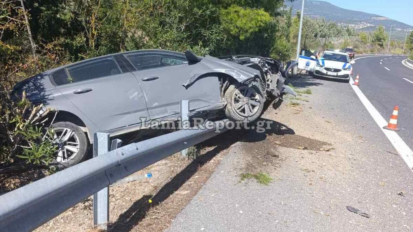 Φθιώτιδα: Αυτοκίνητο προσέκρουσε στις μπάρες στην εθνική οδό, ελαφρά τραυματίας ο οδηγός
