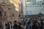 Αθήνα: Μίνι «άνοιξη» με θερμοκρασία πάνω από 25 βαθμούς και κοσμοσυρροή στην Ερμού – Έρχονται βροχές από αύριο Κυριακή