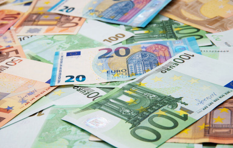 ΟΠΕΚΑ: Αύριο η καταβολή 187.722.460,23 ευρώ σε 587.789 δικαιούχους