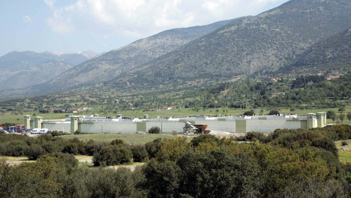 Φυλακές Μαλανδρίνου: Κατασχέθηκαν ναρκωτικά, μαχαίρια και κινητά σε αστυνομική έφοδο