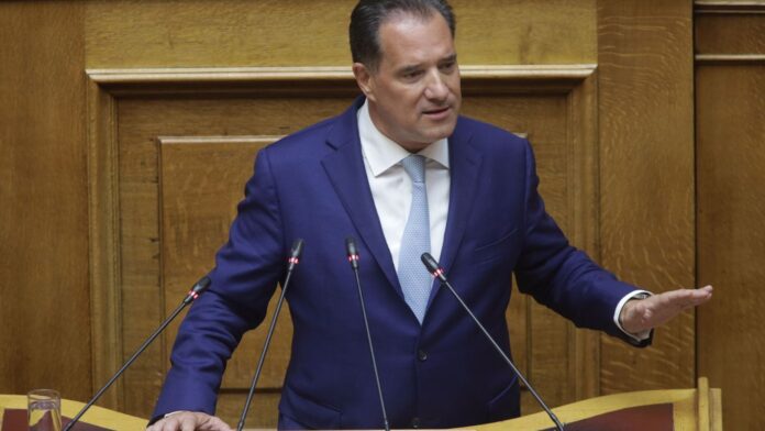 Γεωργιάδης: «Κανένας ψυχολόγος δεν χάνει το επάγγελμά του» – Τι αλλάζει με το νέο νομοσχέδιο