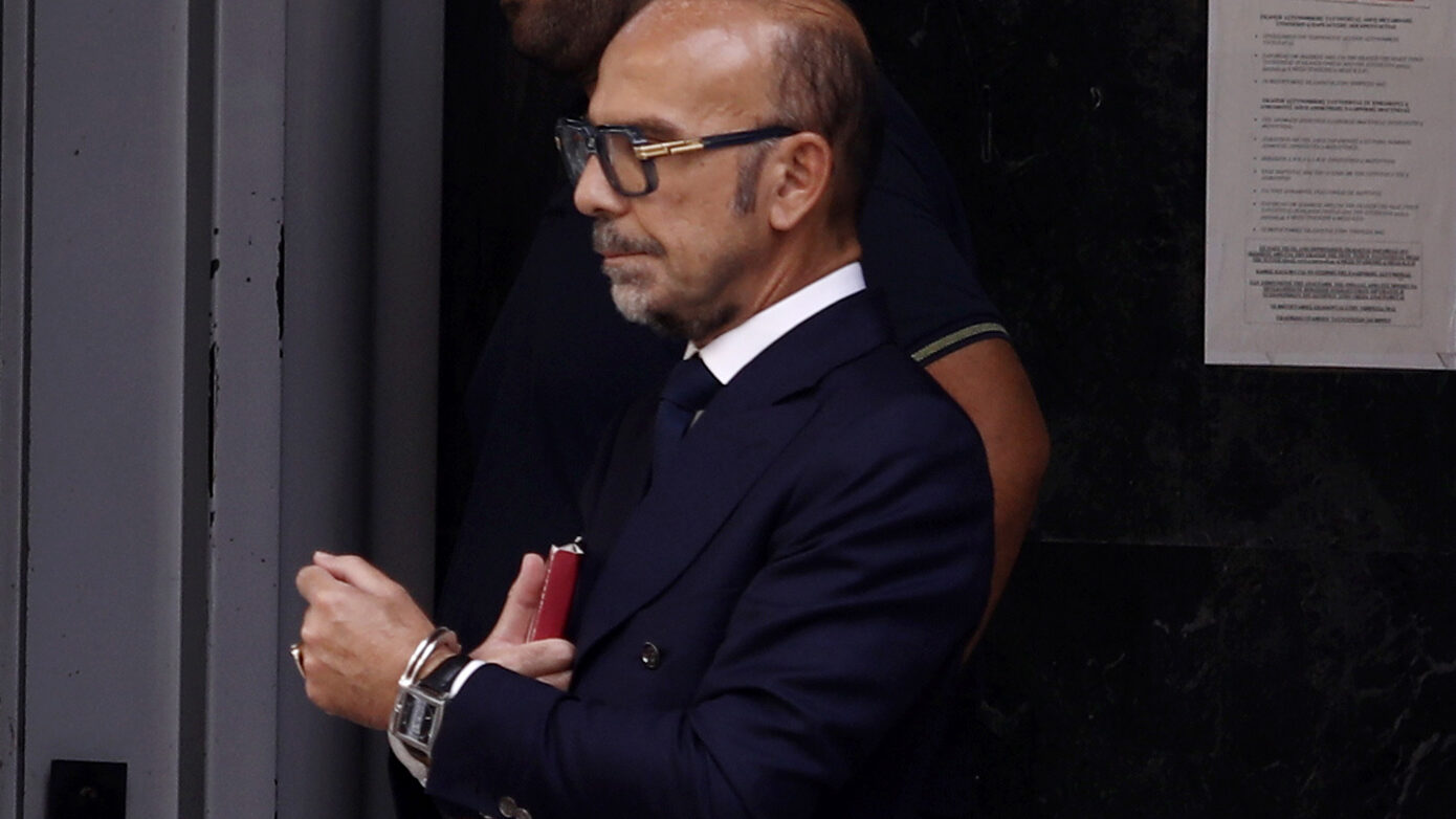 Γιώργος Μαζωνάκης: Συντετριμμένος δηλώνει ο 58χρονος γιατρός για τον θάνατο στο ιατρείο – «Κονιορτοποιείται ο βίος μου»