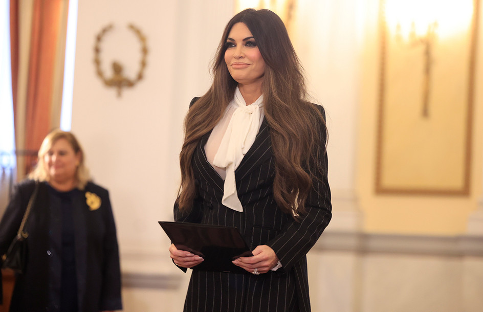 Κίμπερλι Γκίλφοϊλ: «Ντροπιασμένη» και «αναστατωμένη» μετά την απαίτηση Τραμπ να παραιτηθεί από την πρεσβεία στην Αθήνα