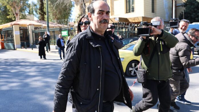 Στο νοσοκομείο ο «Φραπές», η δίκη του αναβλήθηκε – «Εμπαιγμός του δικαστηρίου», είπε η πρόεδρος της έδρας