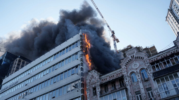Ουκρανία: Ρωσικά πλήγματα κατέστρεψαν χειρουργείο καρδιολογικού νοσοκομείου και σκότωσαν τέσσερις στο Κραματόρσκ